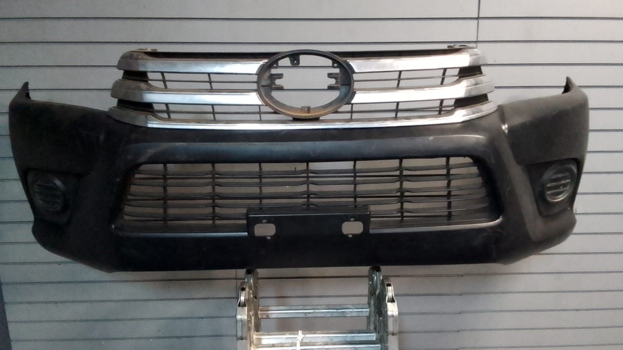 2016-2018 TOYOTA HILUX GD6 COMPLETE FRONT BUMPER - Private Seller