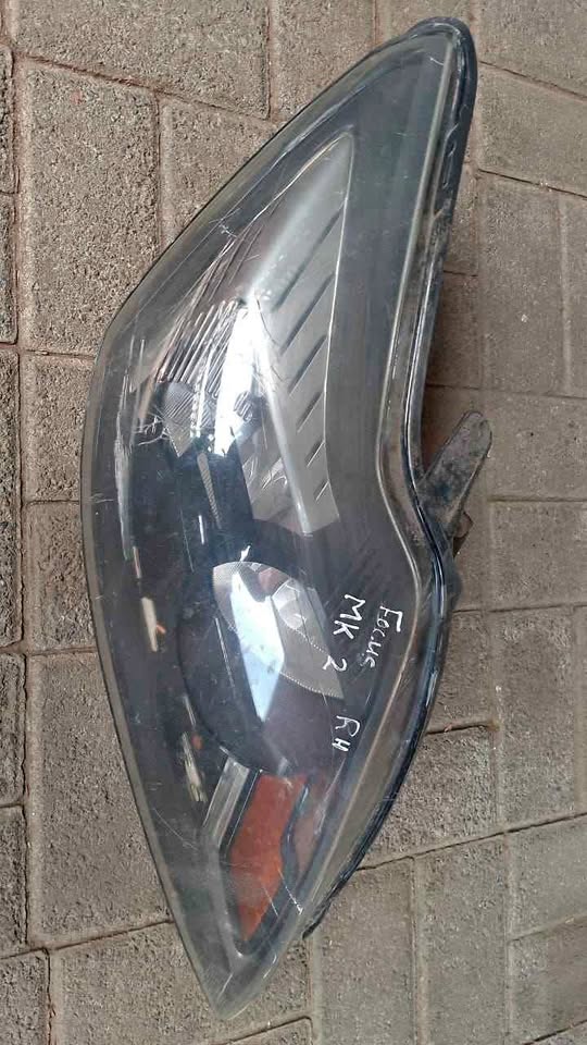 Ford focus Mk2 Right Hand Side headlight