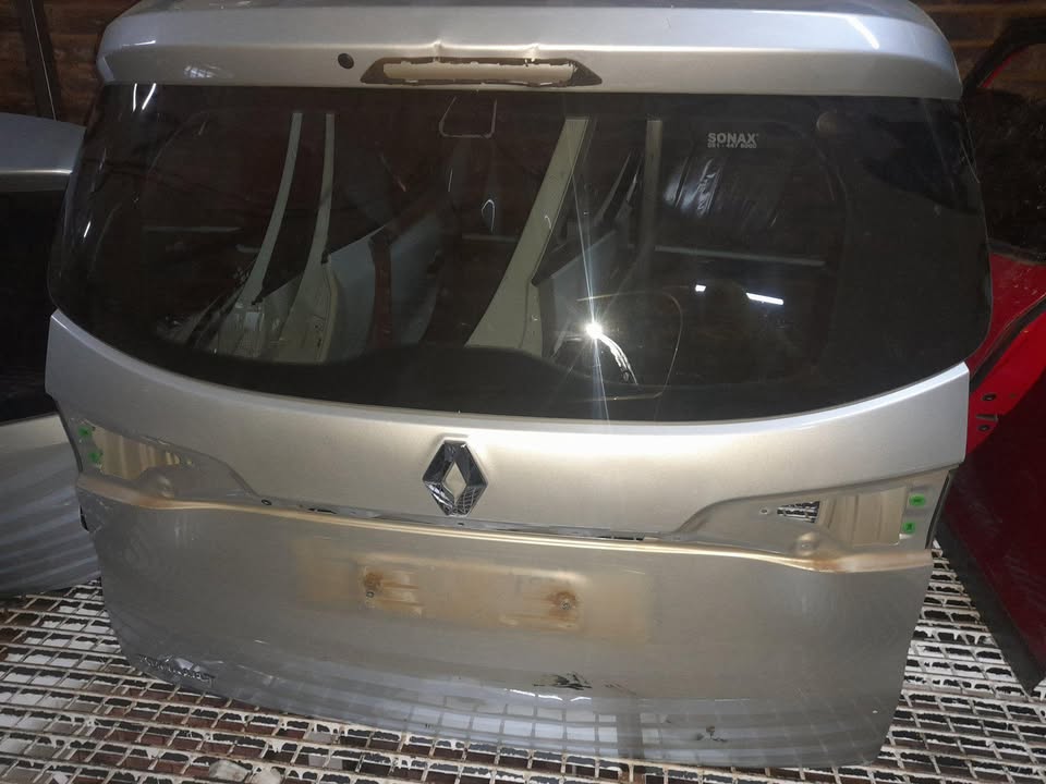RENAULT TRIBER TAILGATE AVAILABLE - Private Seller RENAULT TRIBER TAILGATE AVAILABLE - Private Seller