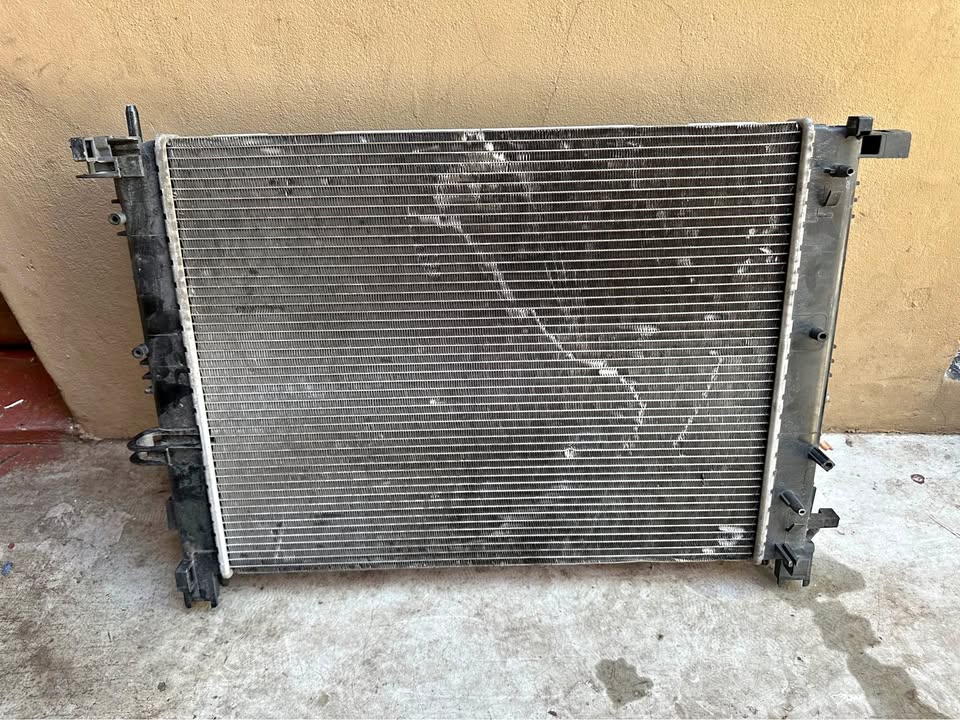 RADIATOR RENAULT CAPTUR CLIO IV DACIA DUSTER LOGAN SANDERO - Private Seller RADIATOR RENAULT CAPTUR CLIO IV DACIA DUSTER LOGAN SANDERO - Private Seller