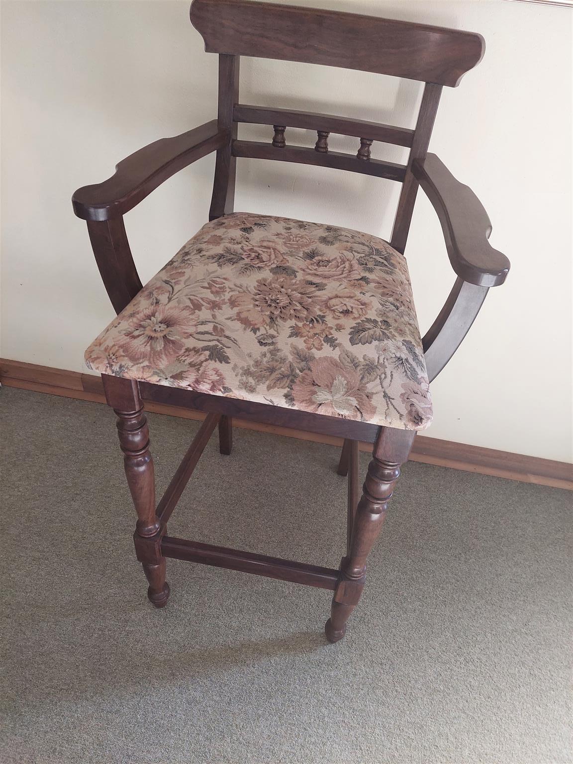 Mopani wood Bar complete with cabinets below, foot rest, with Leadwood Stools to
