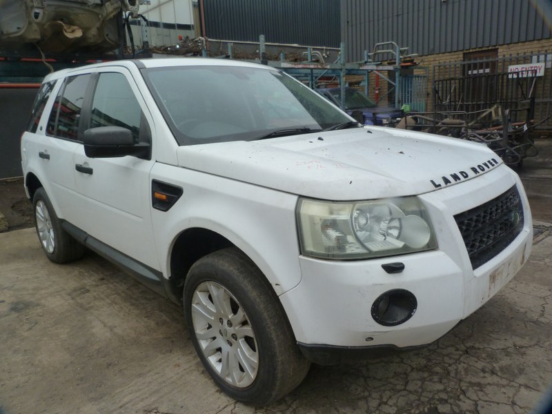 Land Rover Freelander 2 3.2 AT White - 2007 SPARESBOYZ STRIPPING FOR SPARES - Private Seller Land Rover Freelander 2 3.2 AT White - 2007 SPARESBOYZ STRIPPING FOR SPARES - Private Seller