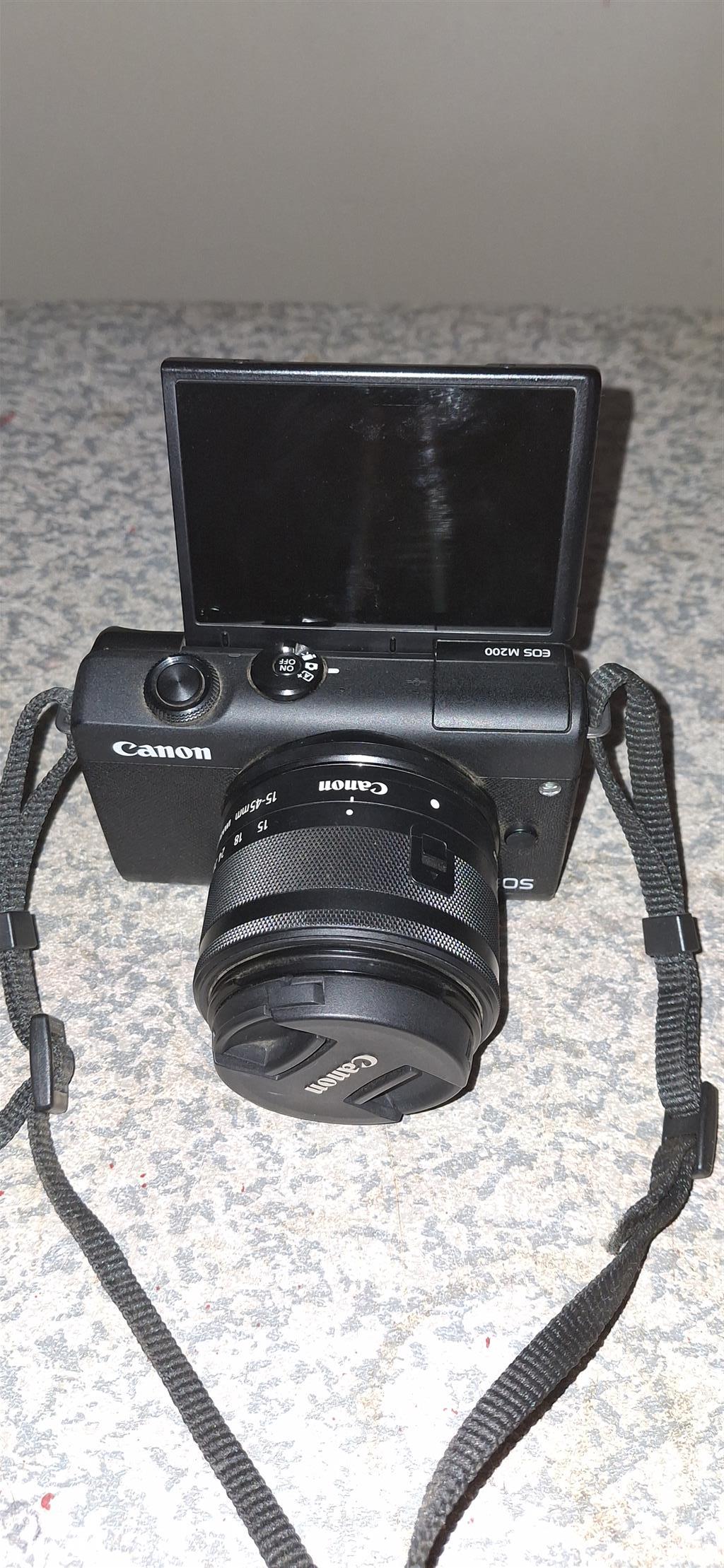CANON EOS M200 CAMERA