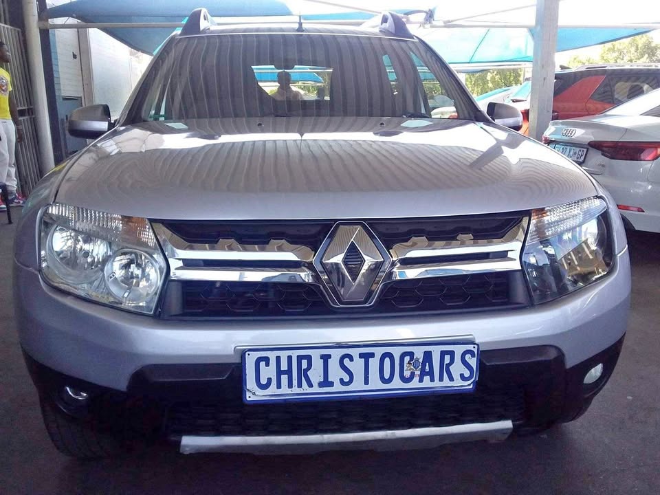 2015 Renault Duster Dynamic hatchback 2015
