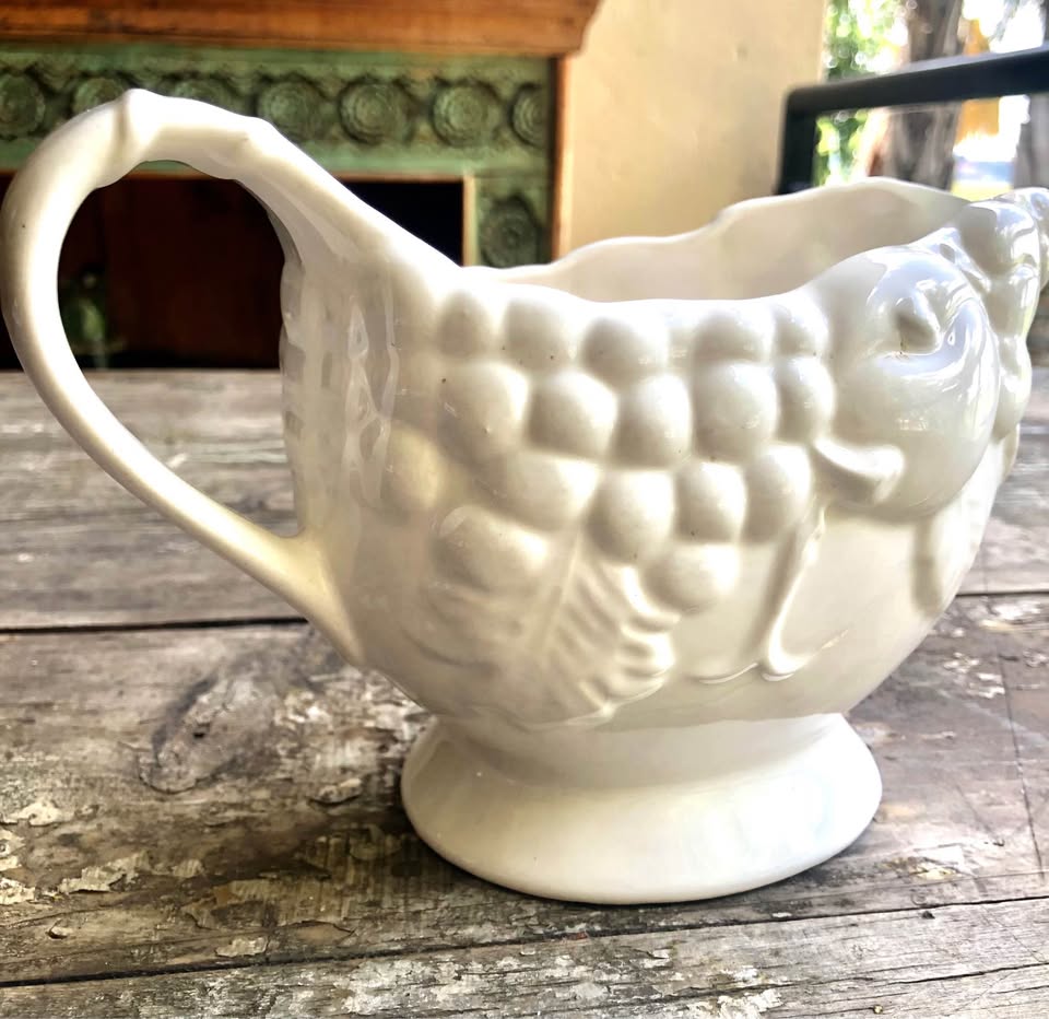 White SIG Gravy boat - Solid White with Fruit Design - see pics attached