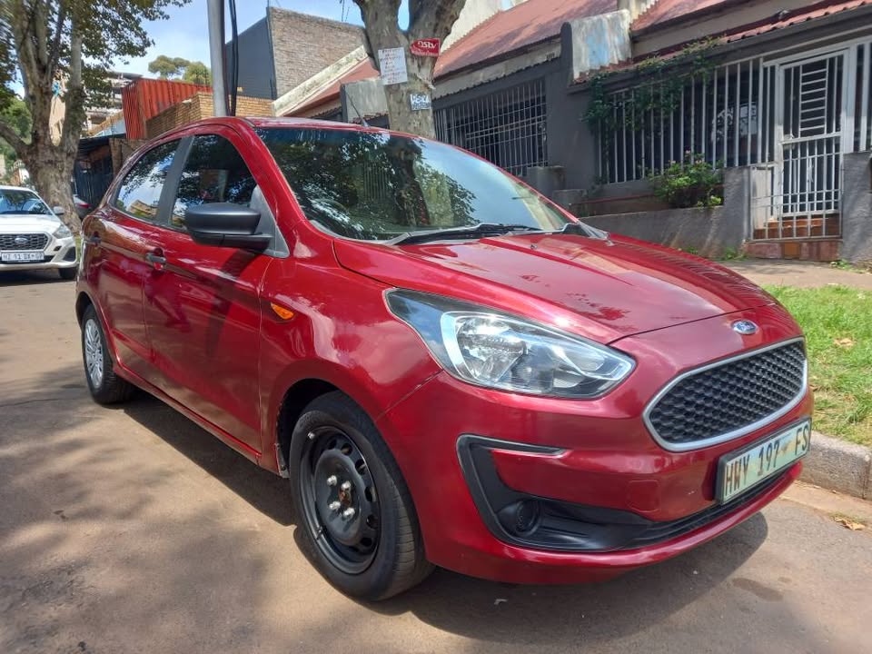 2021 Ford Figo Hatchback 1.5 Petrol, Manual, Maroon, 52000kms