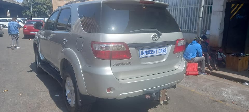 USED 2011 TOYOTA FORTUNER 3.0D 4D MANUAL TRANSMISSION 4×4 , SILVER COLOUR