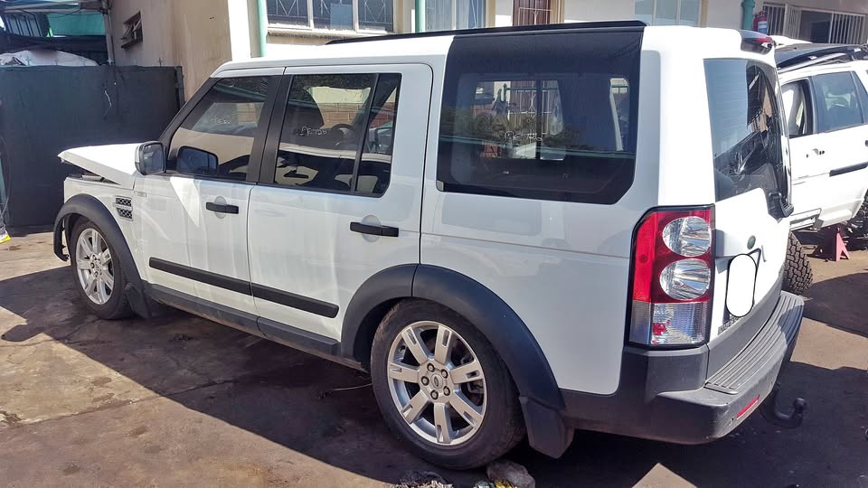 Land Rover Discovery 4 - Breaking for parts - Private Seller Land Rover Discovery 4 - Breaking for parts - Private Seller