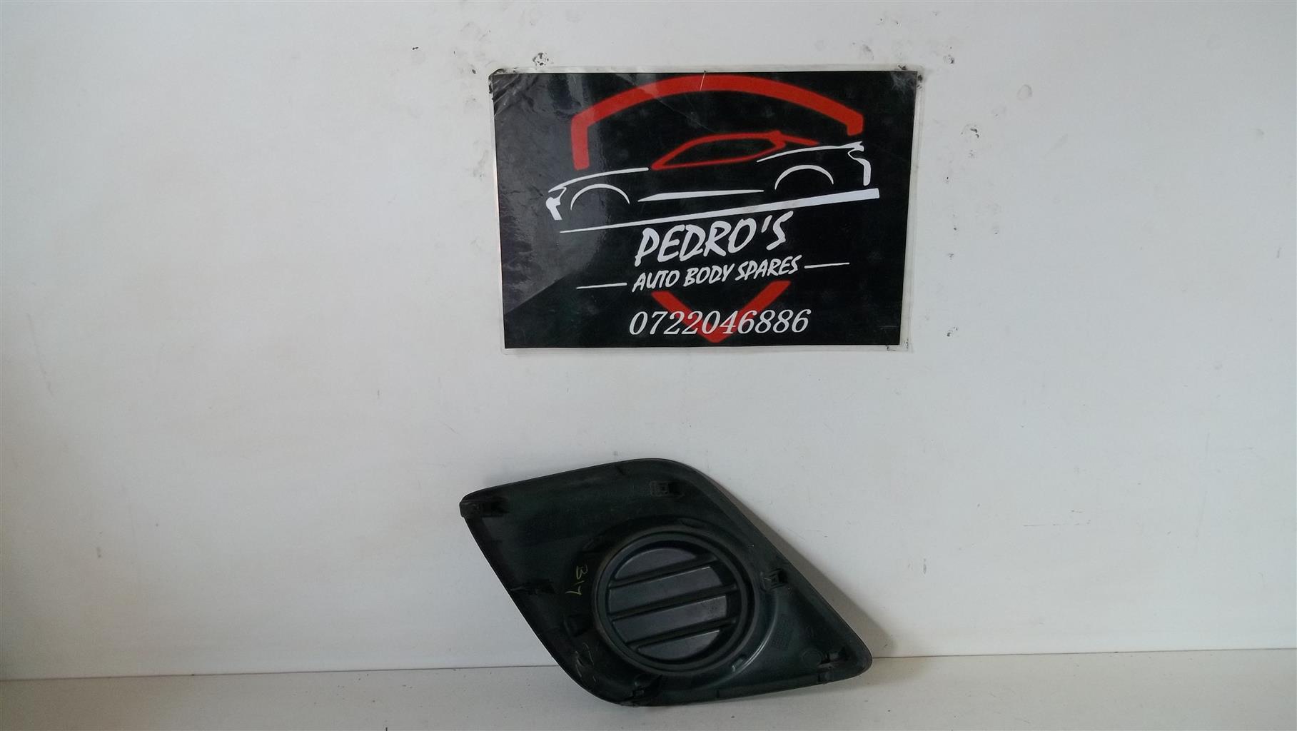 Toyota Hilux GD6 front bumper lower right fog light grille - Private Seller Toyota Hilux GD6 front bumper lower right fog light grille - Private Seller
