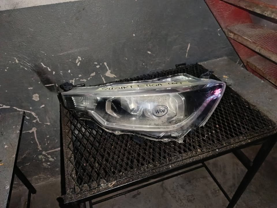 Suzuki Etiga left Headlight - Private Seller Suzuki Etiga left Headlight - Private Seller