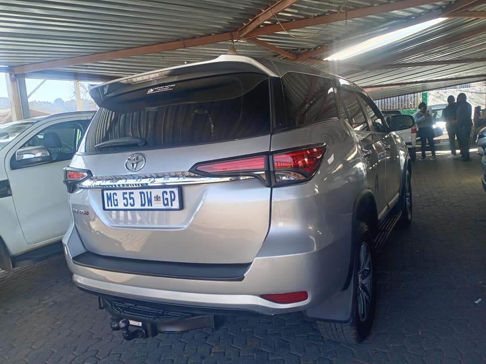 Toyota Fortuner 2.8GD6 4x2 Automatic Diesel 7seater  2020 Silver   Service book