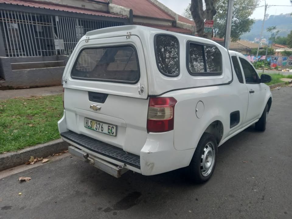 2015 Chevrolet Utility bakkie White, 1.4 Petrol, Manual, Canopy 155000kms,