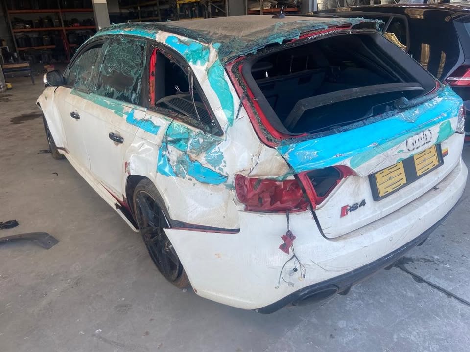 AUDI RS4 2012 STRIPPIG FOR SPARES - Private Seller