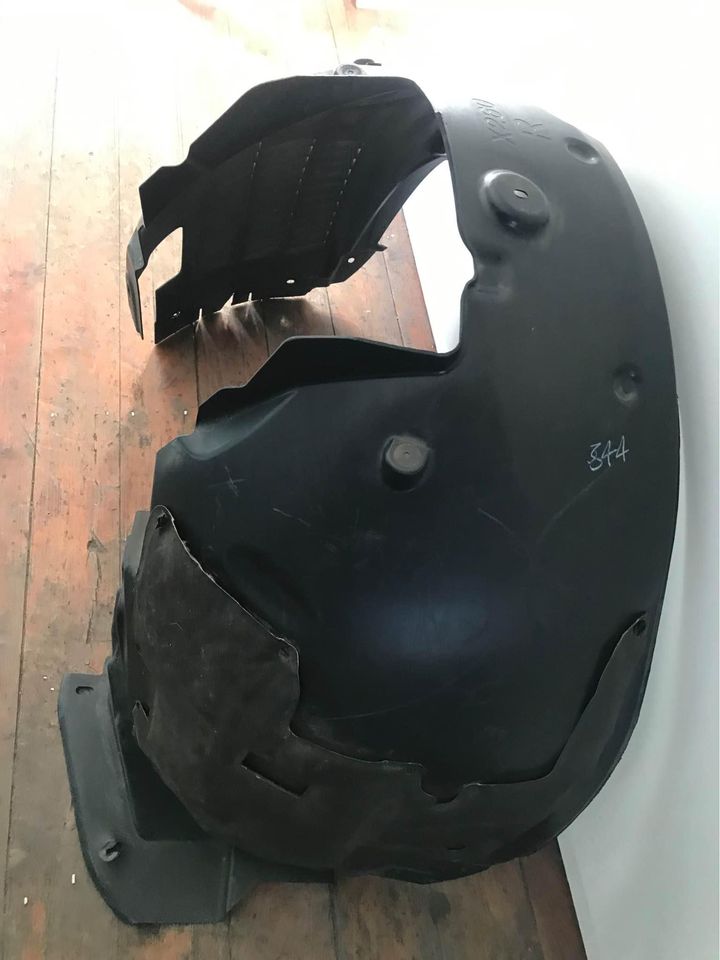 2018 Jaguar XF x260 right front fender liner for sale in a very good condition. - Private Seller 2018 Jaguar XF x260 right front fender liner for sale in a very good condition. - Private Seller