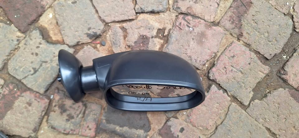 08 - 09 Renault Sandero side mirror available - Private Seller 08 - 09 Renault Sandero side mirror available - Private Seller