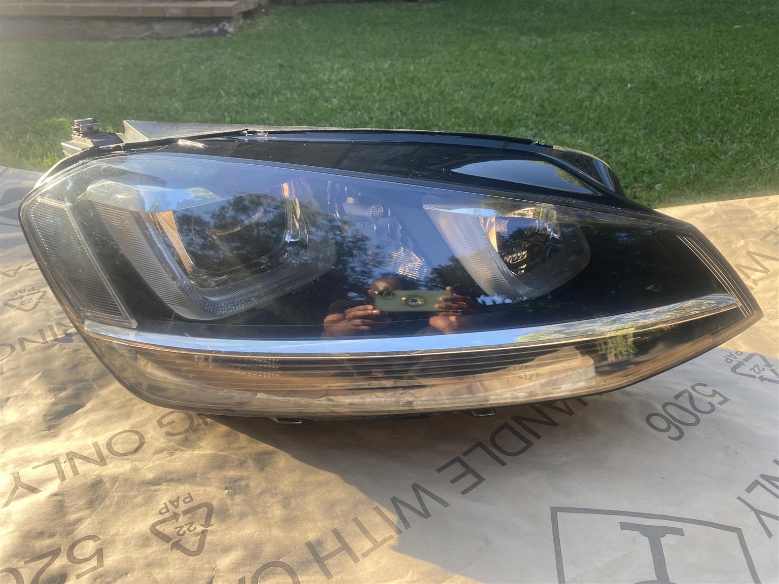 2019 VW GOLF 7 TSI XENON HEADLIGHT RIGHT SIDE FOR SALE. IN PRISTINE CONDITION - Private Seller 2019 VW GOLF 7 TSI XENON HEADLIGHT RIGHT SIDE FOR SALE. IN PRISTINE CONDITION - Private Seller