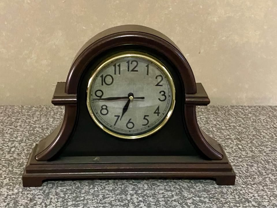 Park Madison reproduction mantle clock