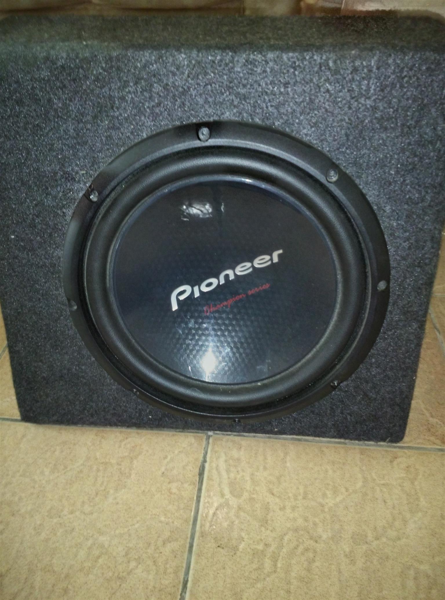 Pioneer 10 inch Sub with carpeted box
