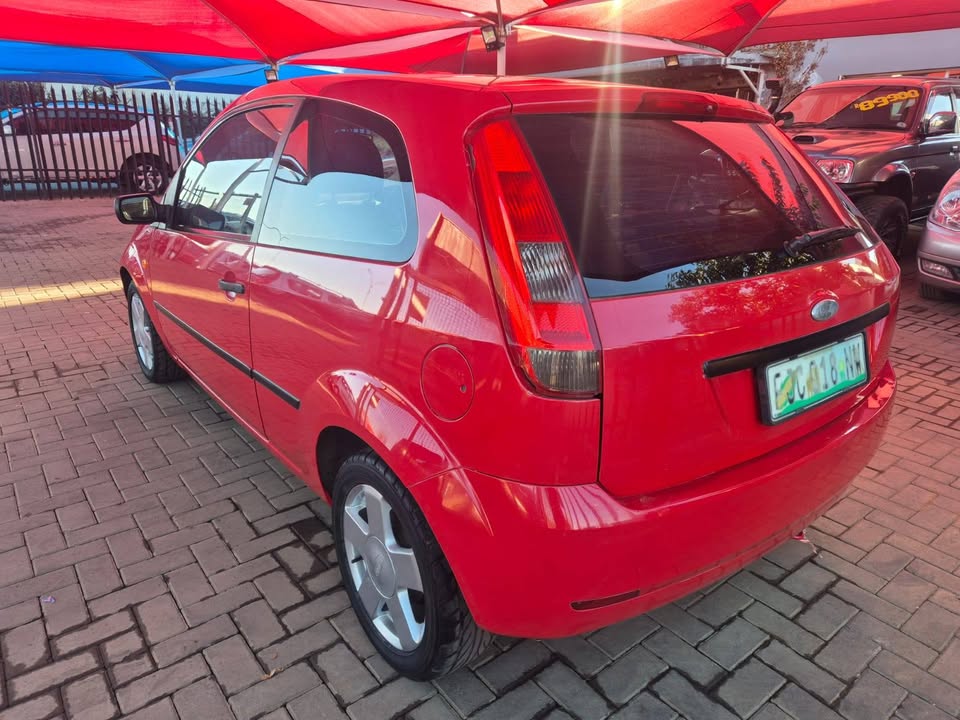 FORD FIESTA 1.4  2004