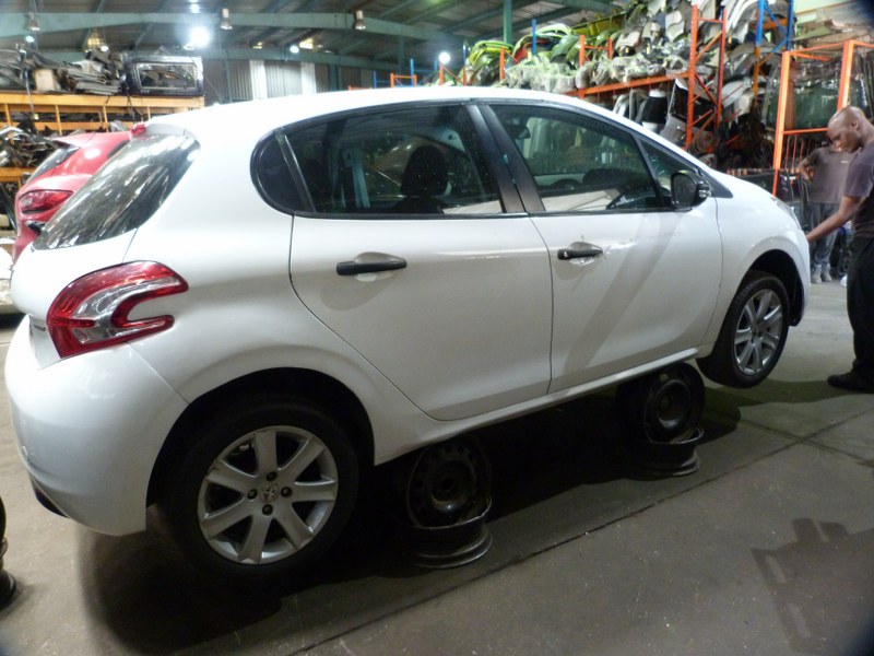 Peugeot 208 1.2 VVT Manual - 2016 STRIPPING FOR SPARES - Private Seller Peugeot 208 1.2 VVT Manual - 2016 STRIPPING FOR SPARES - Private Seller