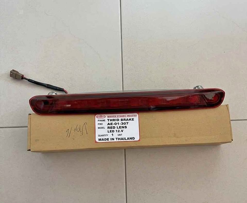Toyota Hilux GD-6 2016 Tailgate lights for sale - Private Seller Toyota Hilux GD-6 2016 Tailgate lights for sale - Private Seller