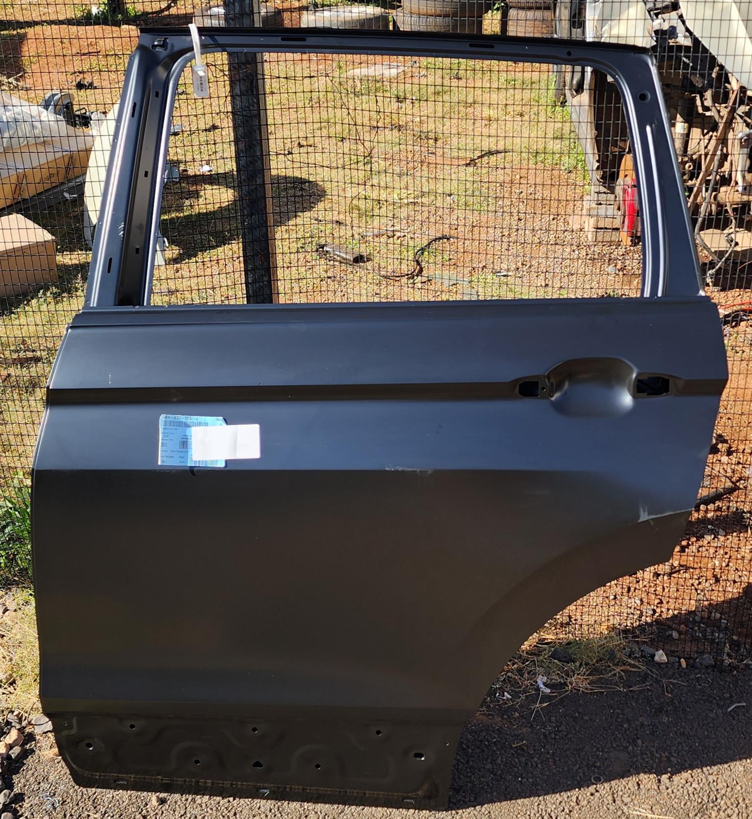 Now available nee oem vw tiguan 2018 left rear door - Private Seller