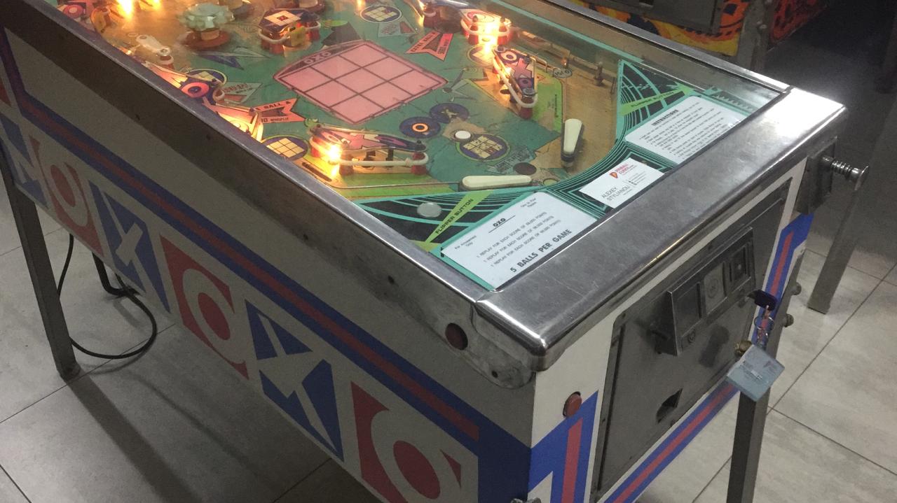 OXO, Playfield for OXO pinball machine. (Williams, 1973)