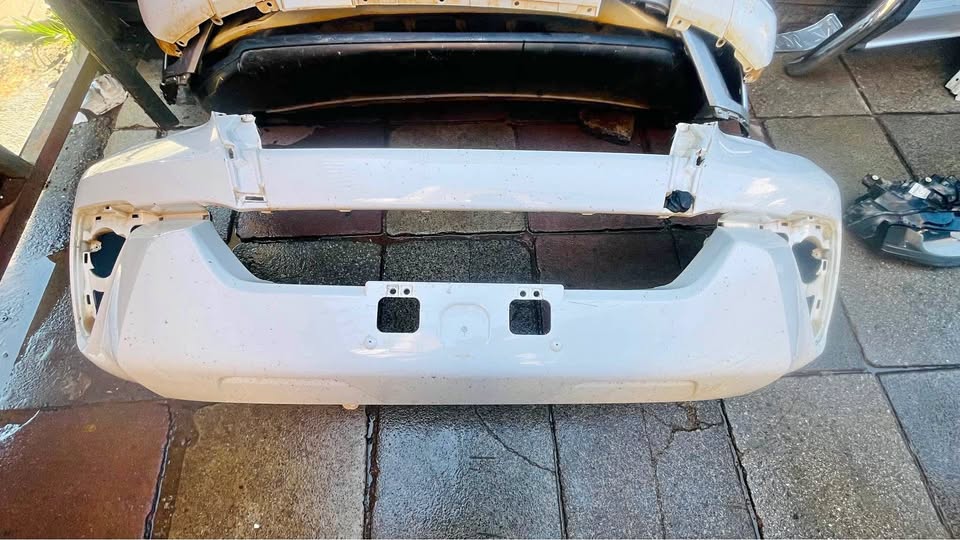 Toyota Fortuner GD6 Bumper - Private Seller Toyota Fortuner GD6 Bumper - Private Seller