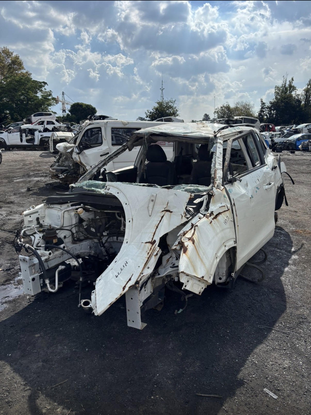 2022 MAHINDRA XUV 300 1.5 STRIPPING FOR SPARES - Private Seller 2022 MAHINDRA XUV 300 1.5 STRIPPING FOR SPARES - Private Seller