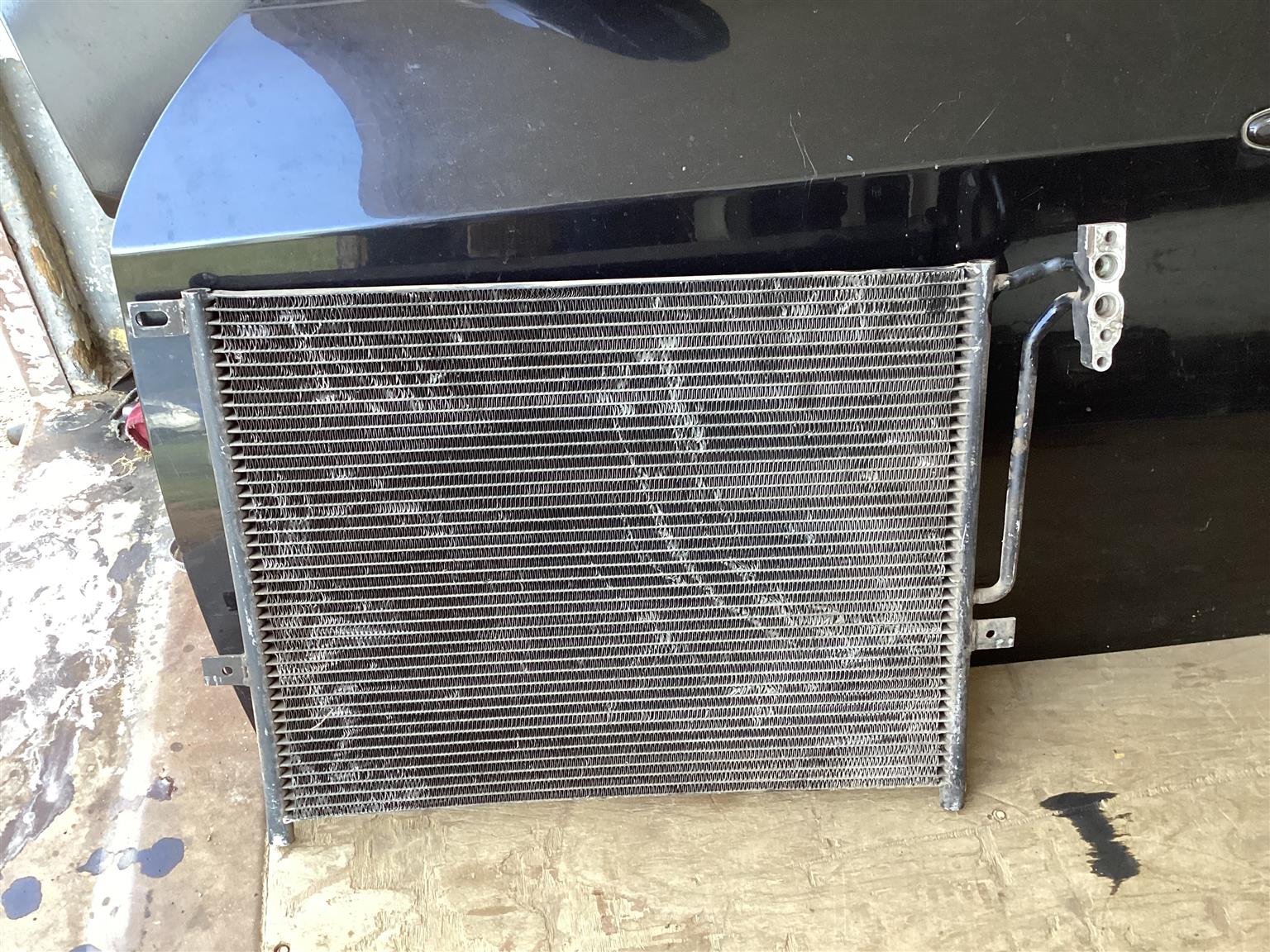 BMW 325i E46 aircon condenser/radiator - Private Seller