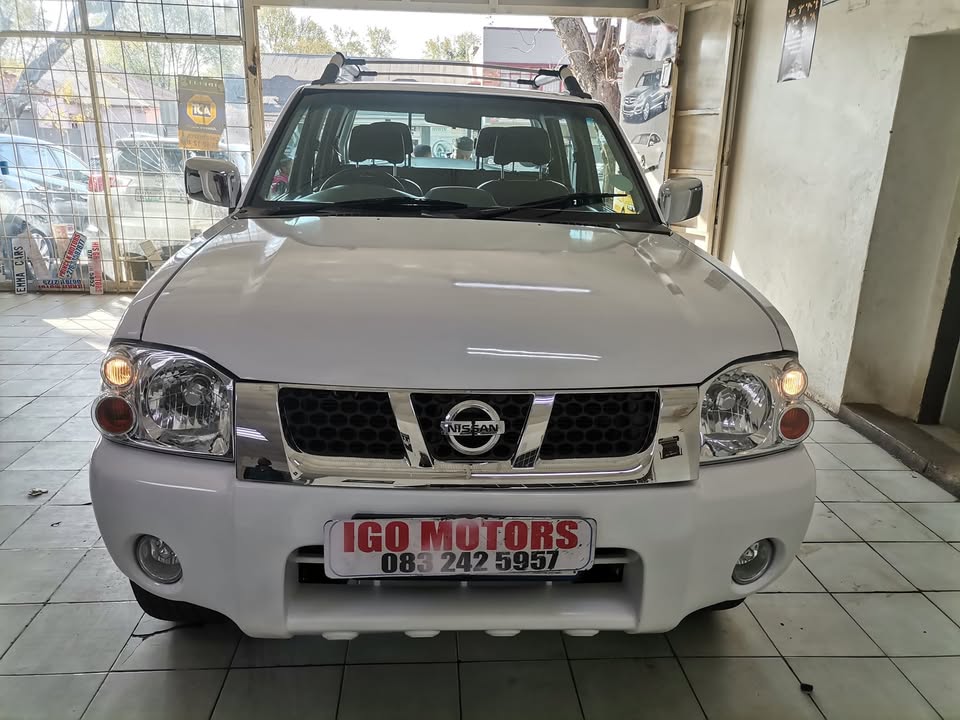 Used Nissan NP300 Hardbody 2.4 double cab Hi-rider - Private Seller Used Nissan NP300 Hardbody 2.4 double cab Hi-rider - Private Seller