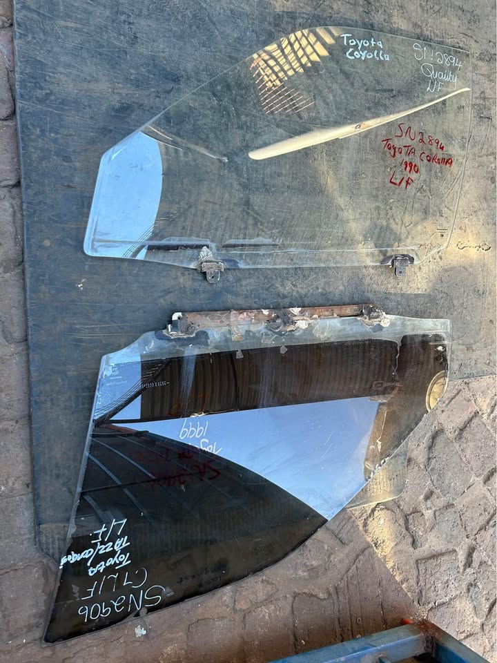 Toyota Corolla Left front Windows Available @Circle 7 Used Parts Call or WhatsApp - Private Seller