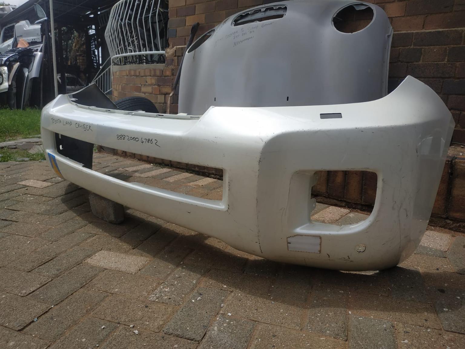 Toyota land cruiser 200 Series front bumper shell | Junk Mail