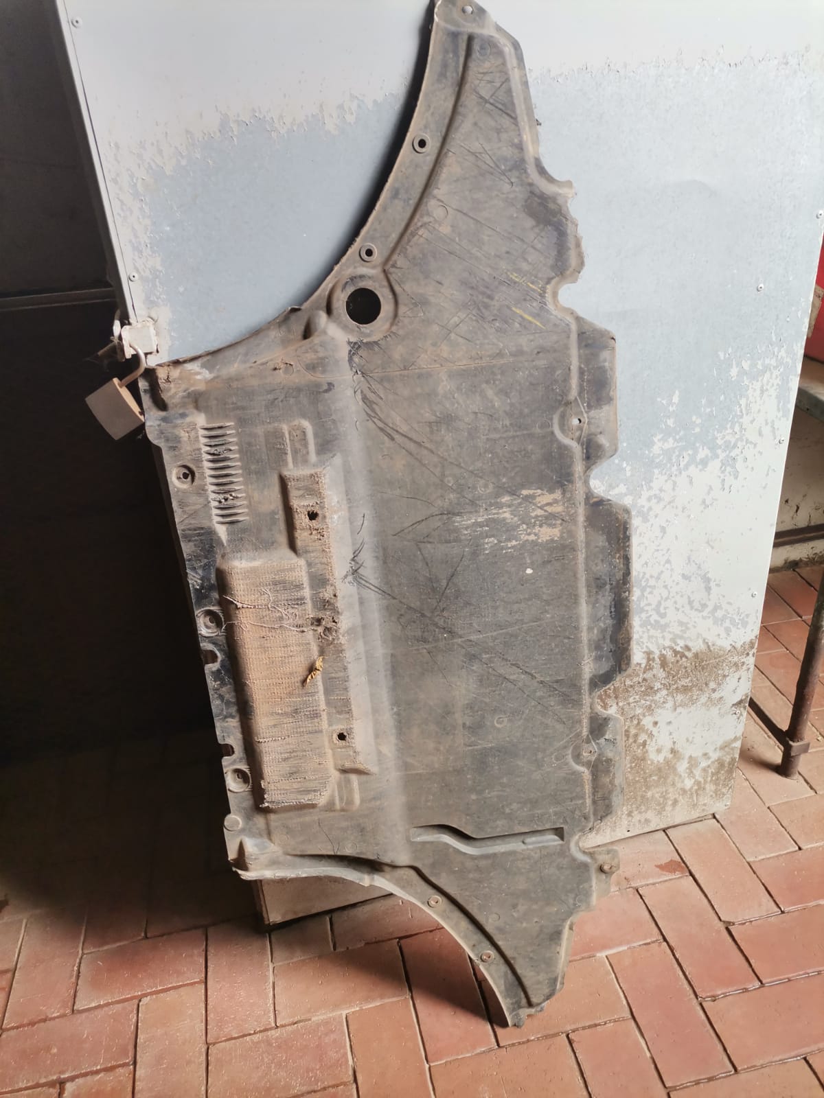 Audi A4/A5 splash cover - Private Seller