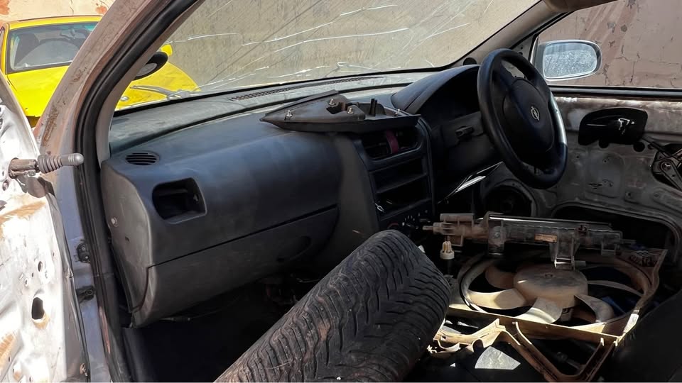 Corsa utility Stripping