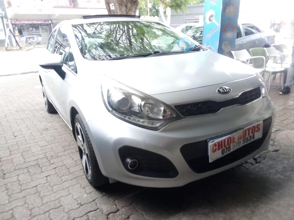 2014 KIA RIO1.4 HATCHBACK SILVER COLOR MANUAL PETROL SPAREKEY SERVICE BOOK SUNROOF