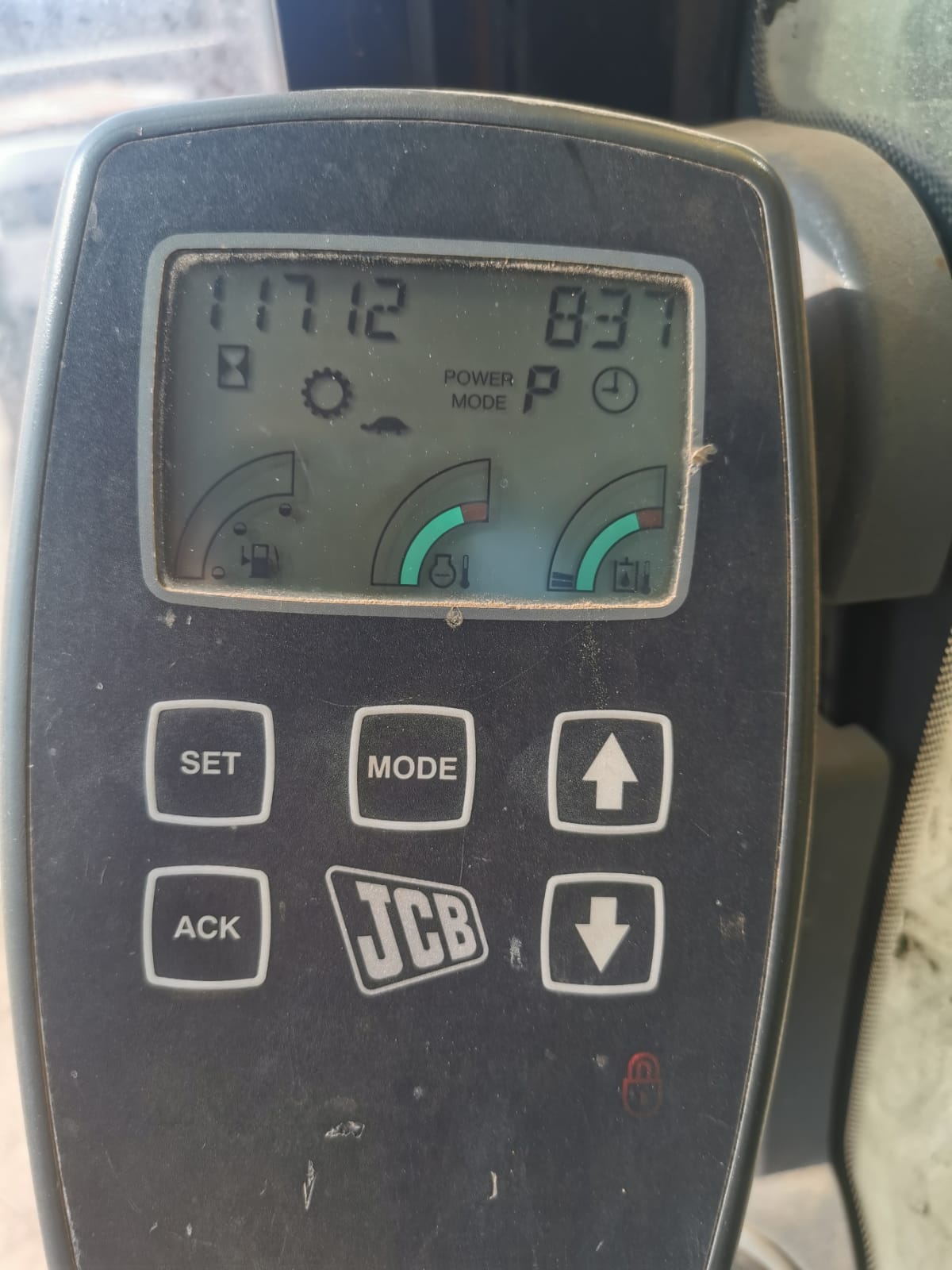 JCB JS200 Excavator | Junk Mail Marketplace