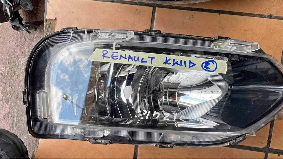 Renault Kwid headlight - Private Seller Renault Kwid headlight - Private Seller