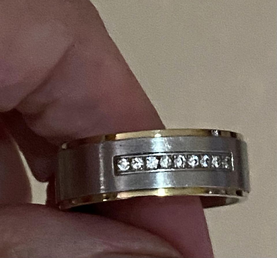 Sterns icon brand stainless steel ring.