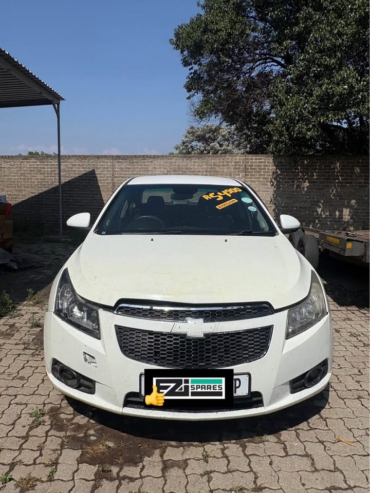 Chevrolet Cruze LS f18D stripping for parts in Germiston - Private Seller