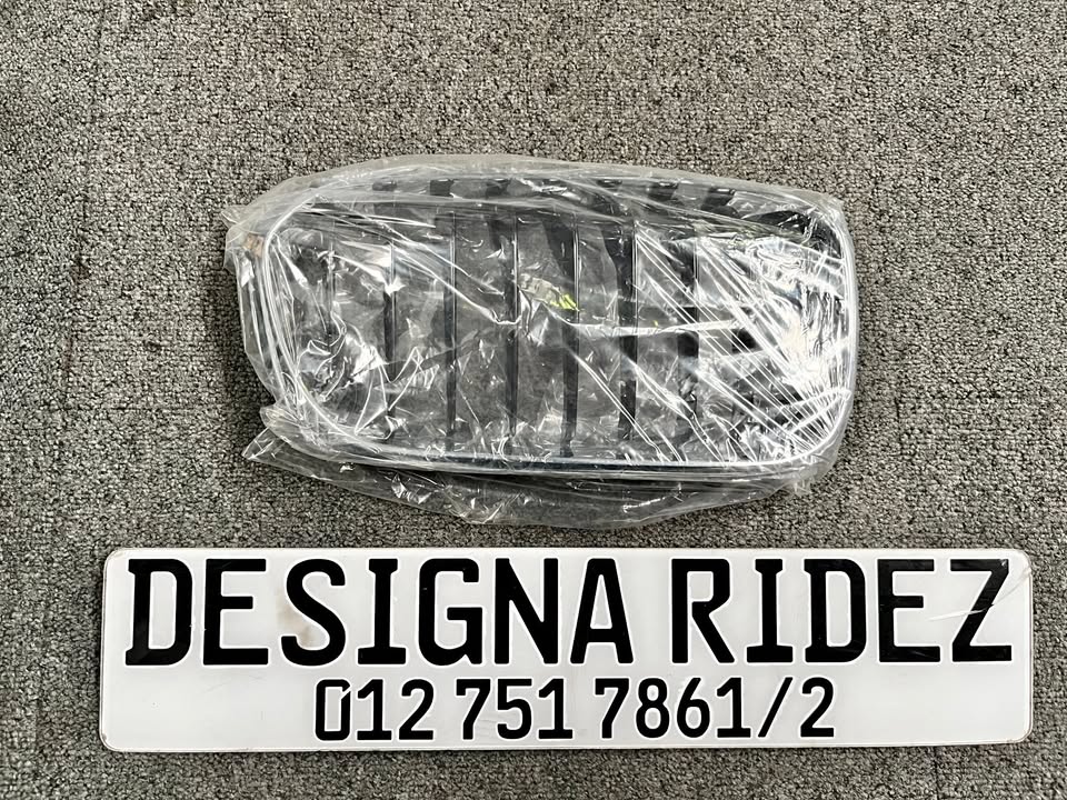 BMW F20 LCI FRONT RIGHT KIDNEY GRILL (CHROME X BLACK) AVAILABLE. - Private Seller BMW F20 LCI FRONT RIGHT KIDNEY GRILL (CHROME X BLACK) AVAILABLE. - Private Seller