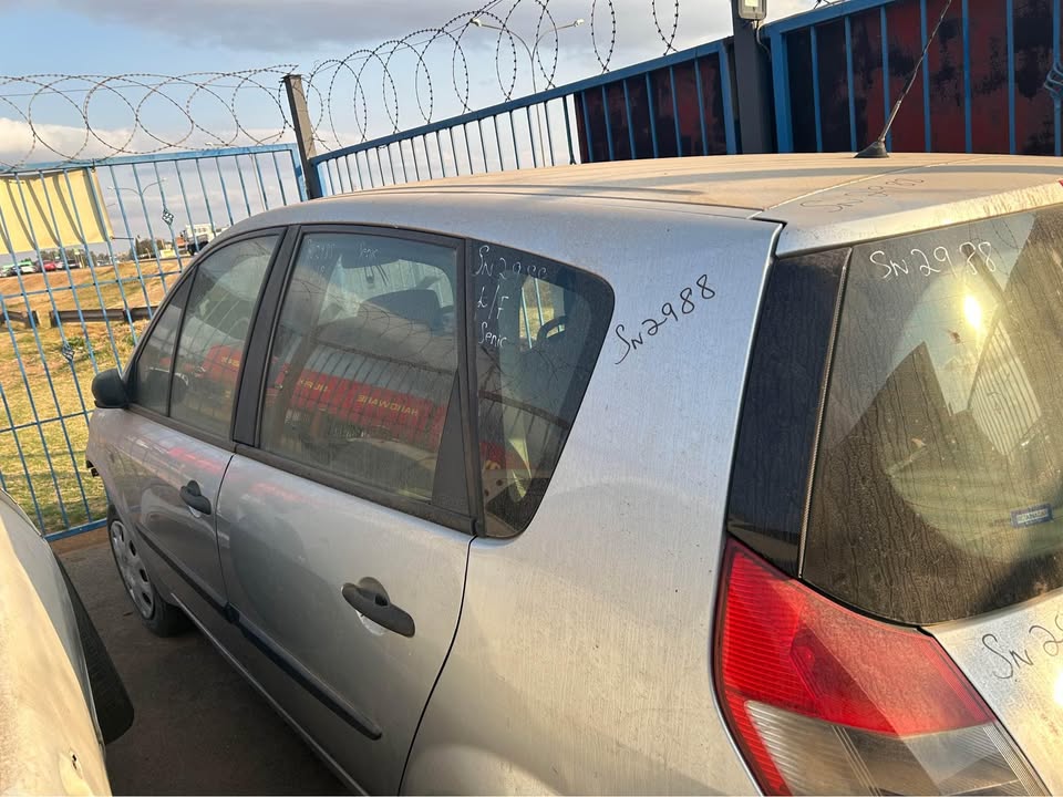 Renault Scenic Stripping For Parts @Circle 7 Used Parts Call or WhatsApp - Private Seller