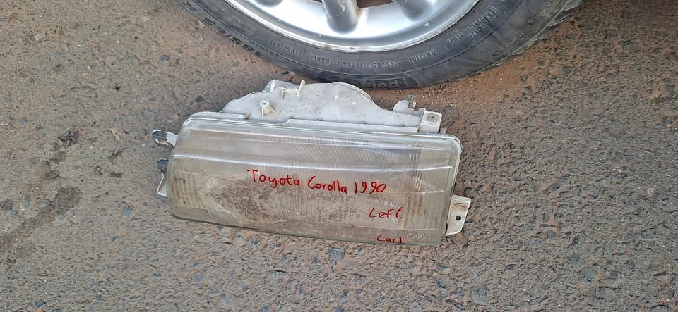 Toyota carolla headlight - Private Seller Toyota carolla headlight - Private Seller