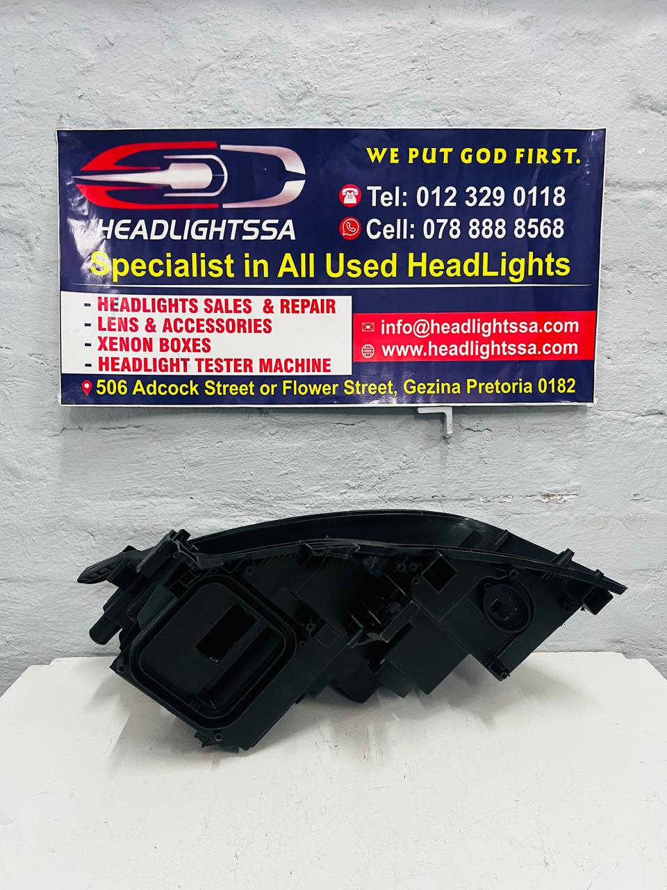 Mercedes Benz W156 GLA left side Bi-xenon headlight replacement housing - Private Seller Mercedes Benz W156 GLA left side Bi-xenon headlight replacement housing - Private Seller