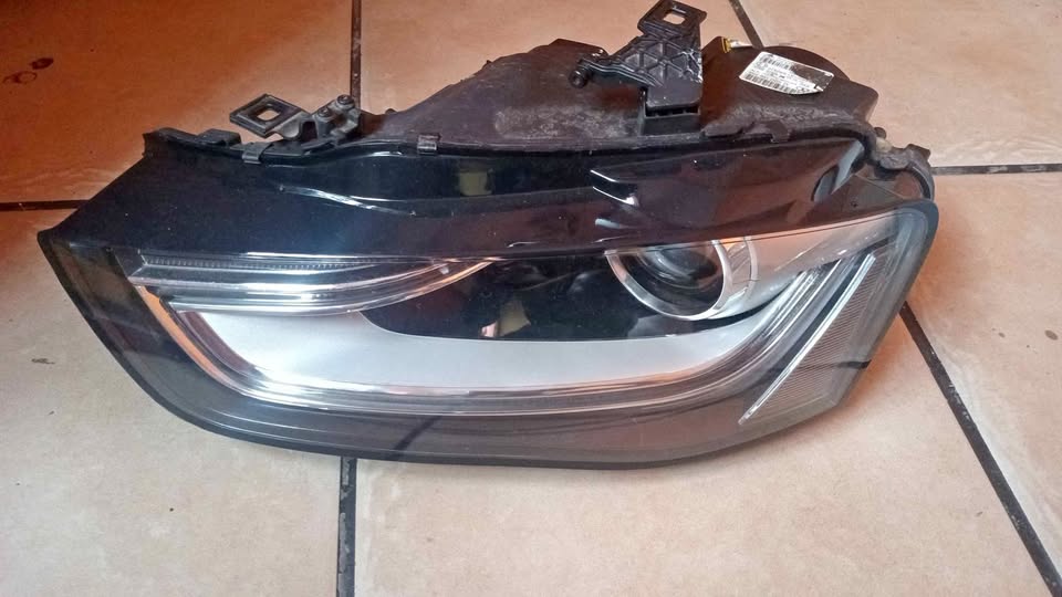 Audi A4 B8 headlight - Private Seller Audi A4 B8 headlight - Private Seller