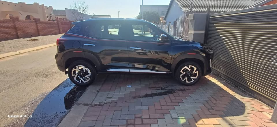 2022 Nissan magnite 1.0 turbo accenta red edition