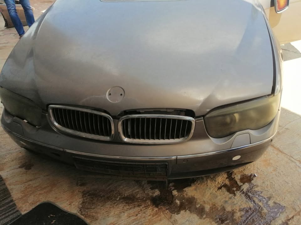 BMW 735i Front grille - Private Seller