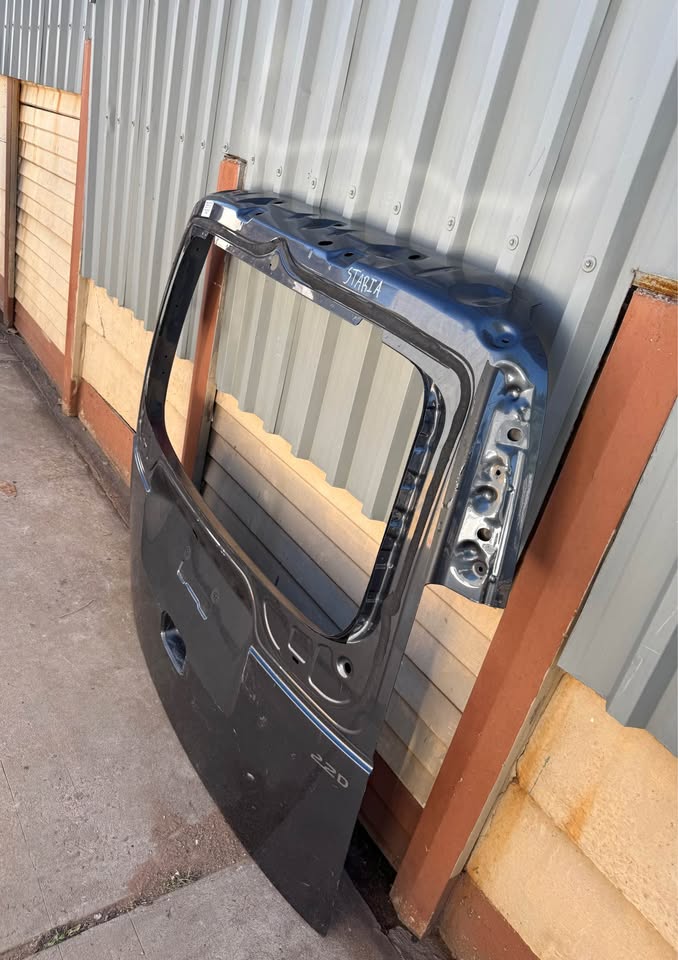 Hyundai Staria Tailgate Boot Lid - Private Seller Hyundai Staria Tailgate Boot Lid - Private Seller