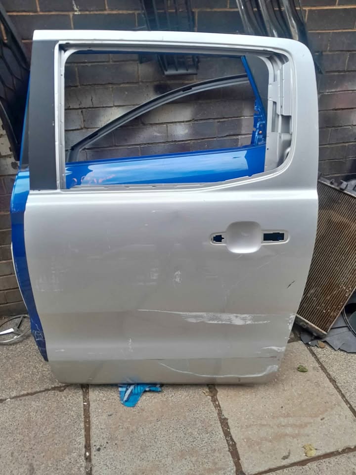 FORD RANGER T7 LEFT BACK DOOR - Private Seller