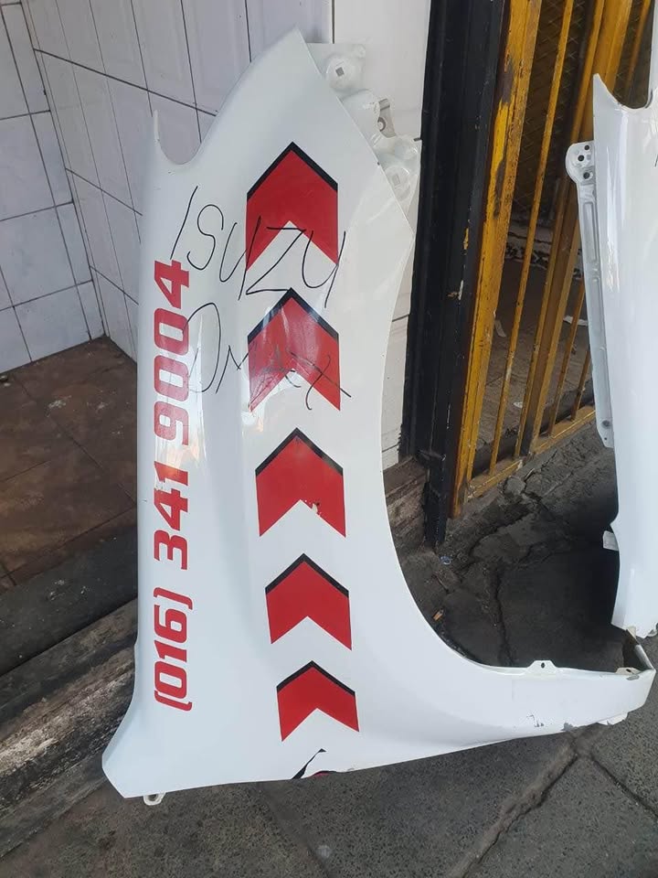 Isuzu D-Max fender - Private Seller